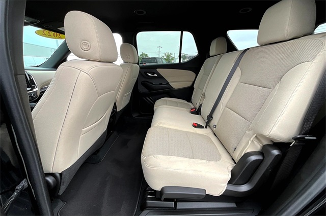 2022 Chevrolet Traverse LS - Photo 14