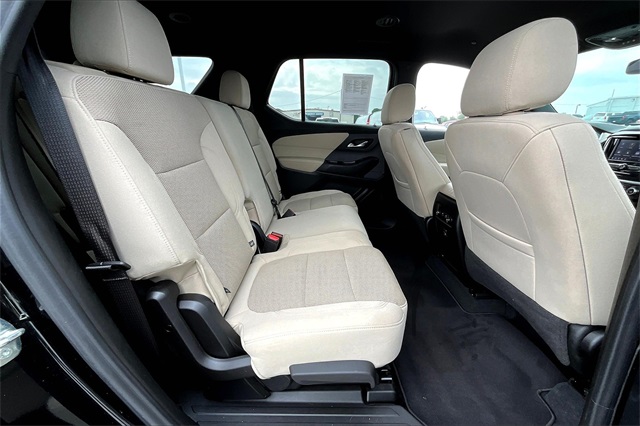 2022 Chevrolet Traverse LS - Photo 15