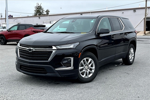 2022 Chevrolet Traverse LS - Photo 2