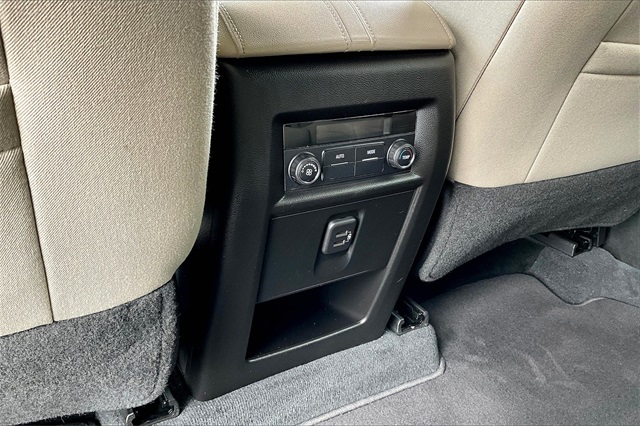 2022 Chevrolet Traverse LS - Photo 24