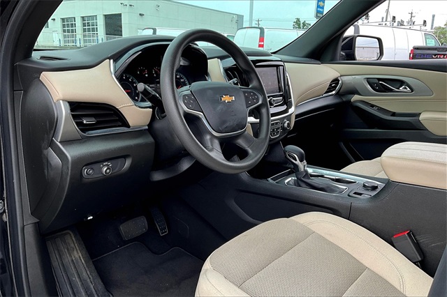 2022 Chevrolet Traverse LS - Photo 8