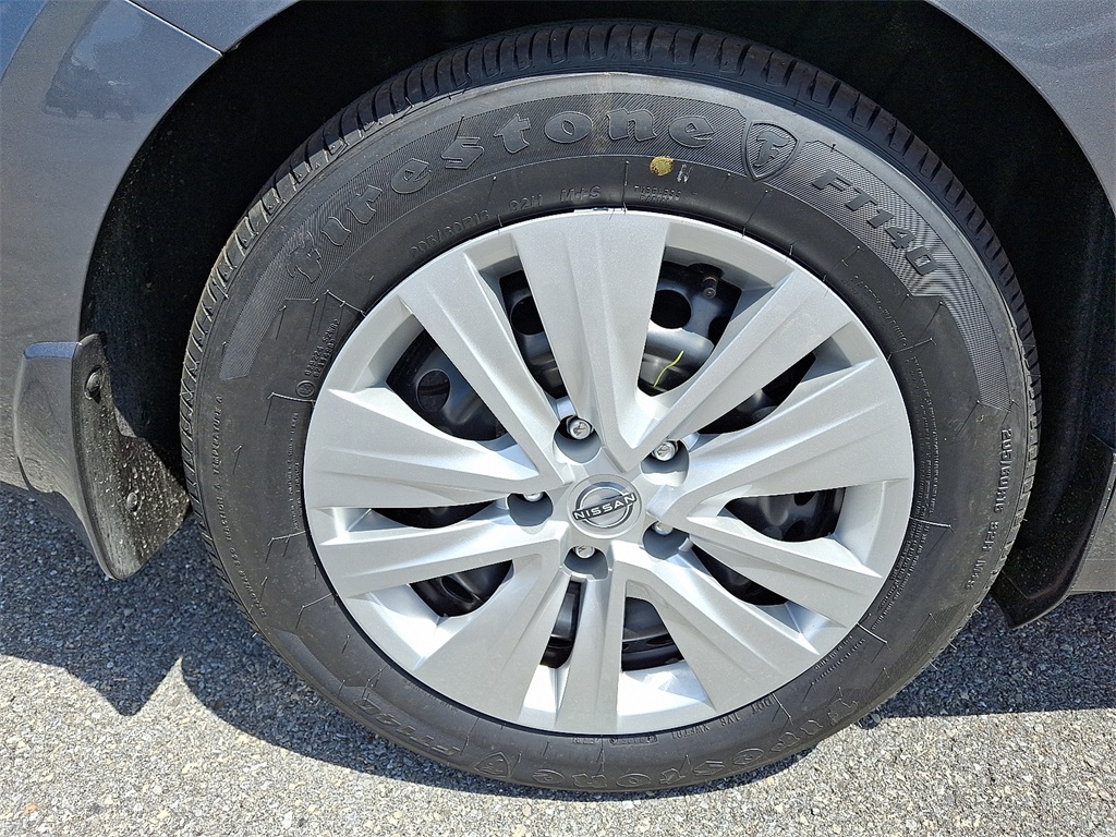 2025 Nissan Sentra S - Photo 5