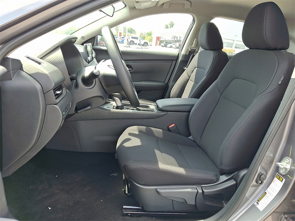 2025 Nissan Sentra S - Photo 9