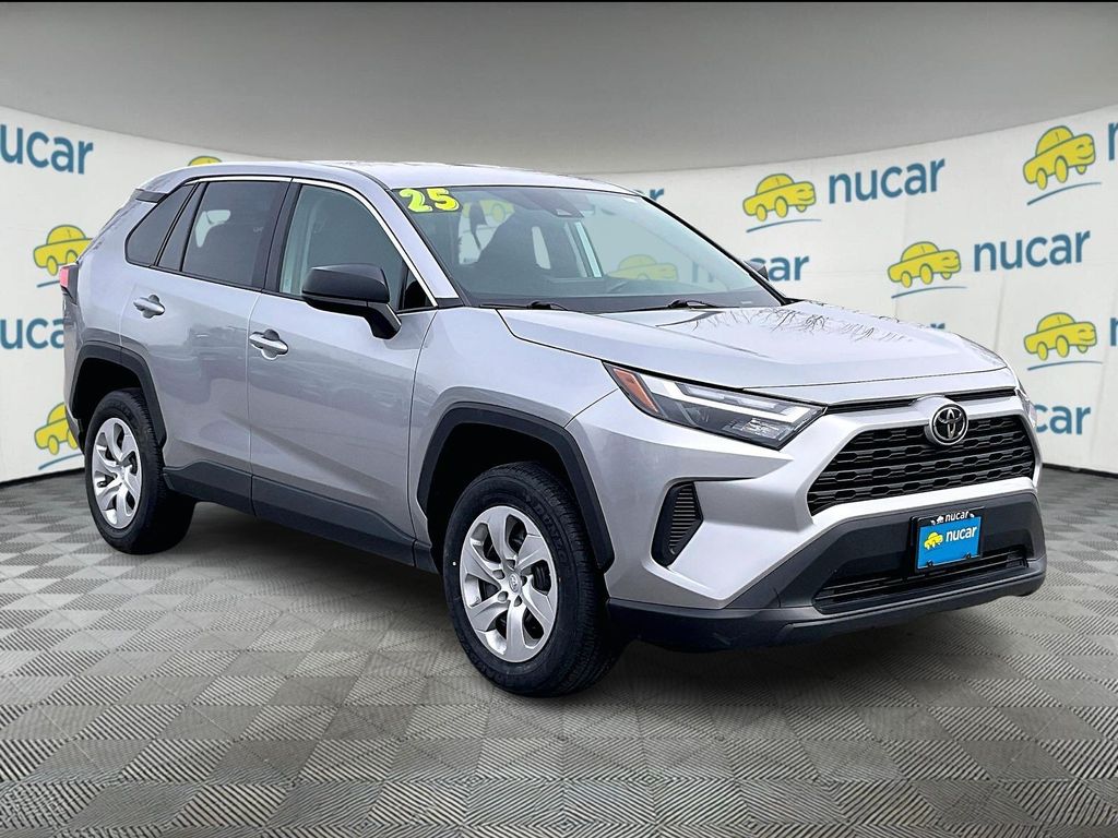 2025 Toyota RAV4 LE