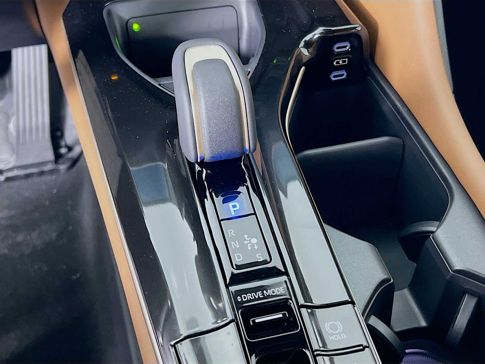 2025 Toyota Crown Signia Limited - Photo 11