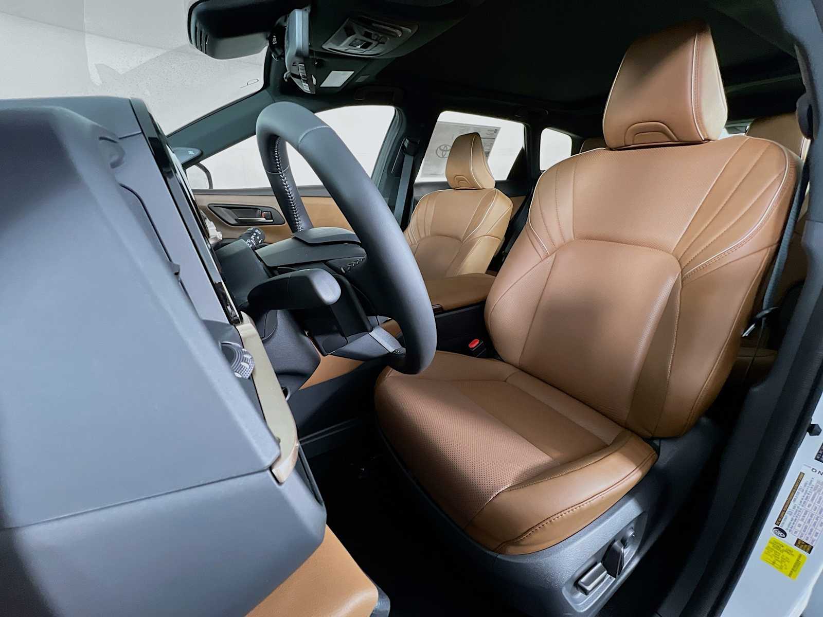 2025 Toyota Crown Signia Limited - Photo 12
