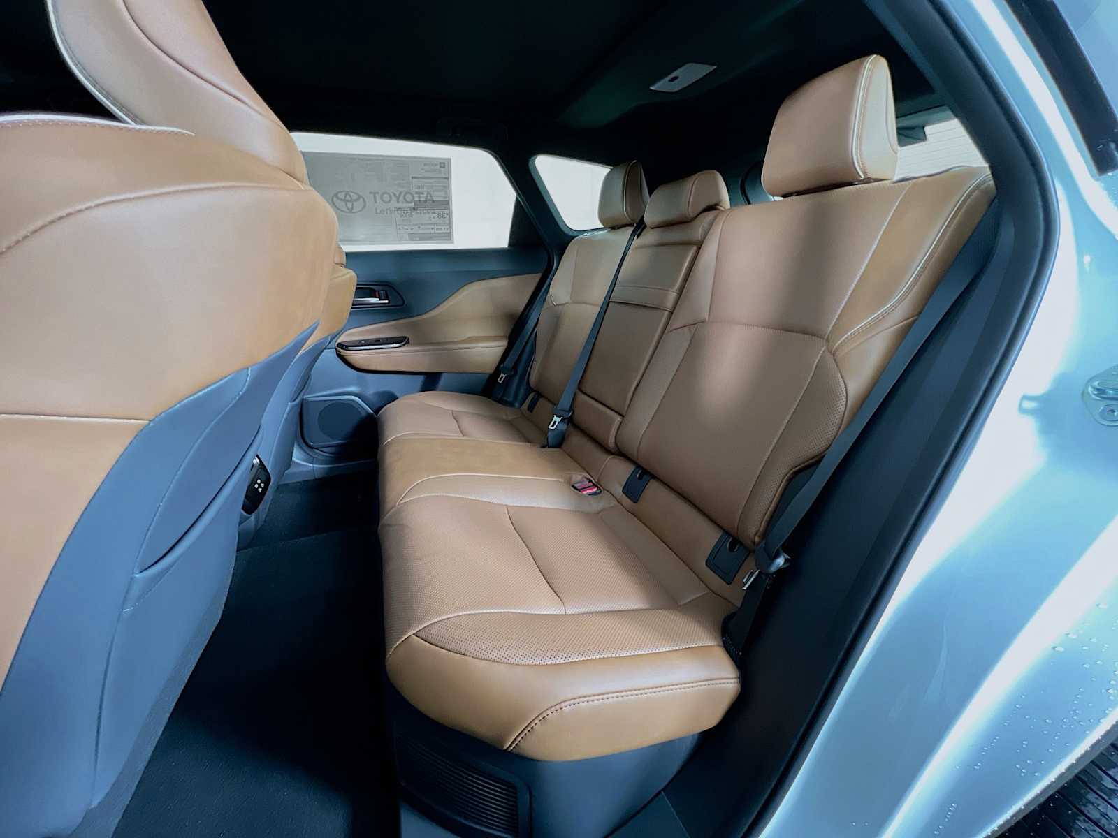 2025 Toyota Crown Signia Limited - Photo 13