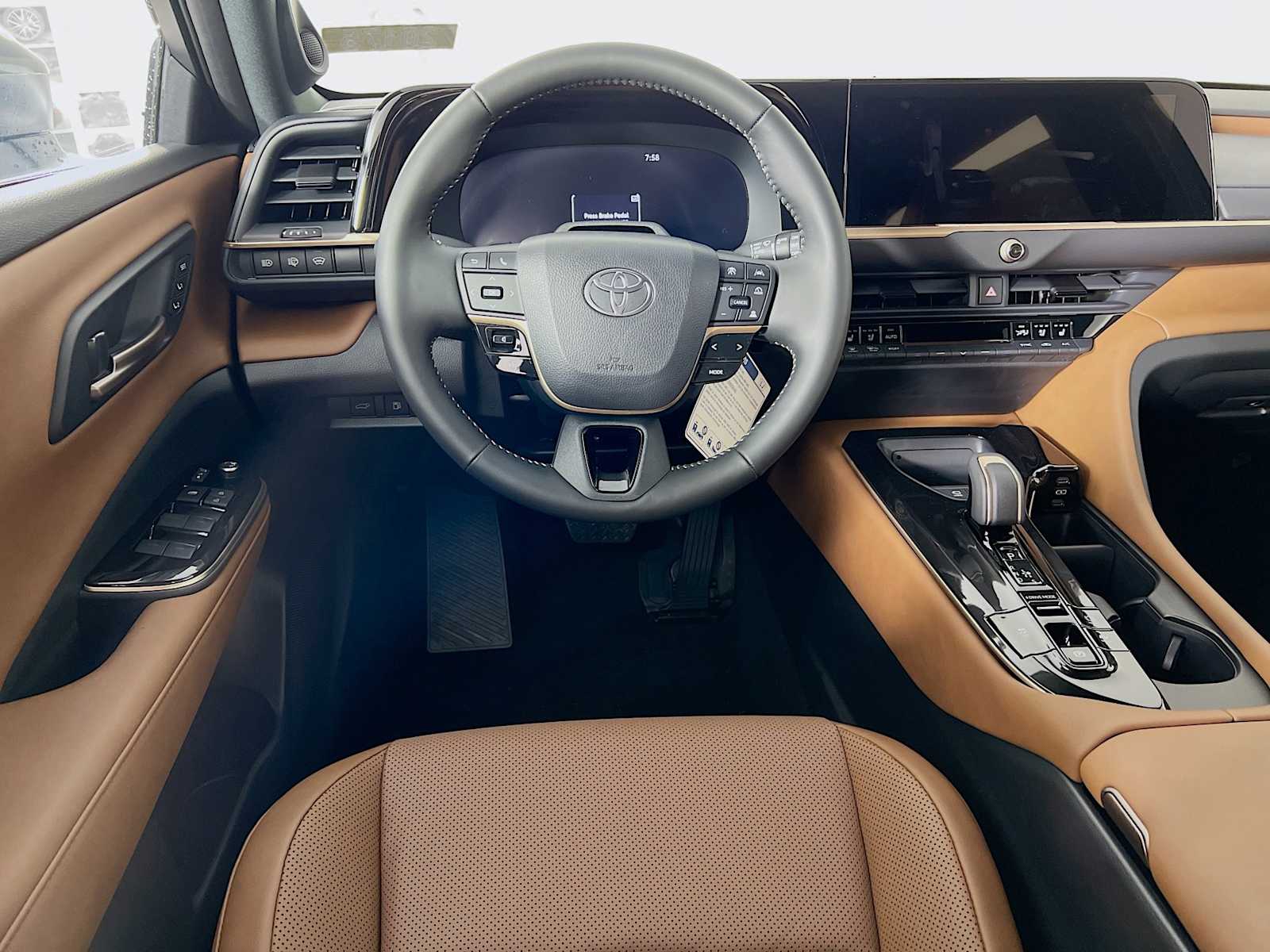 2025 Toyota Crown Signia Limited - Photo 15