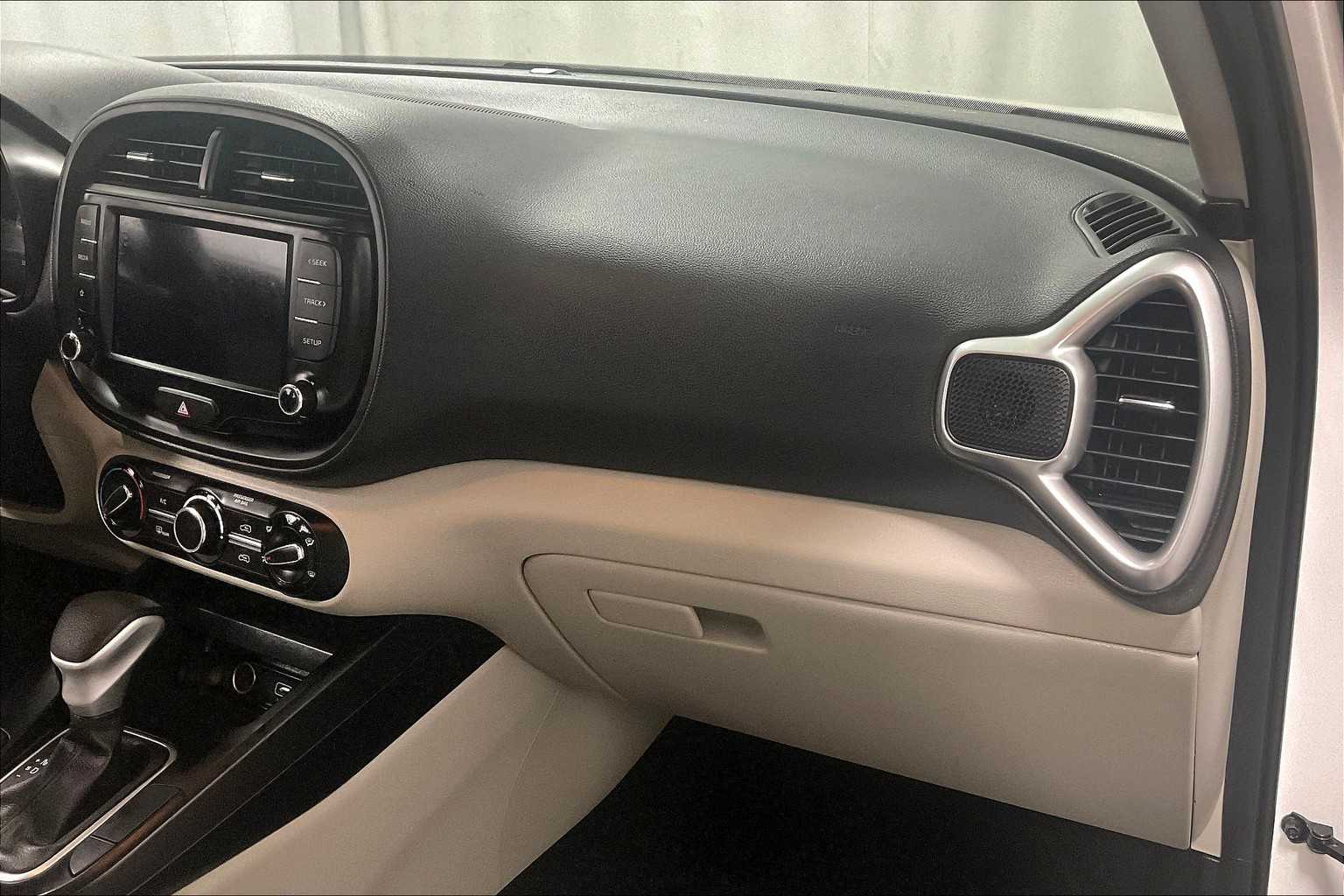 2023 Kia Soul LX - Photo 13