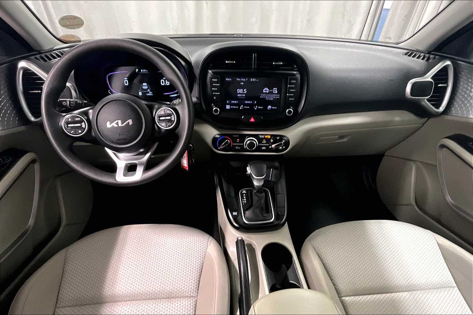 2023 Kia Soul LX - Photo 22