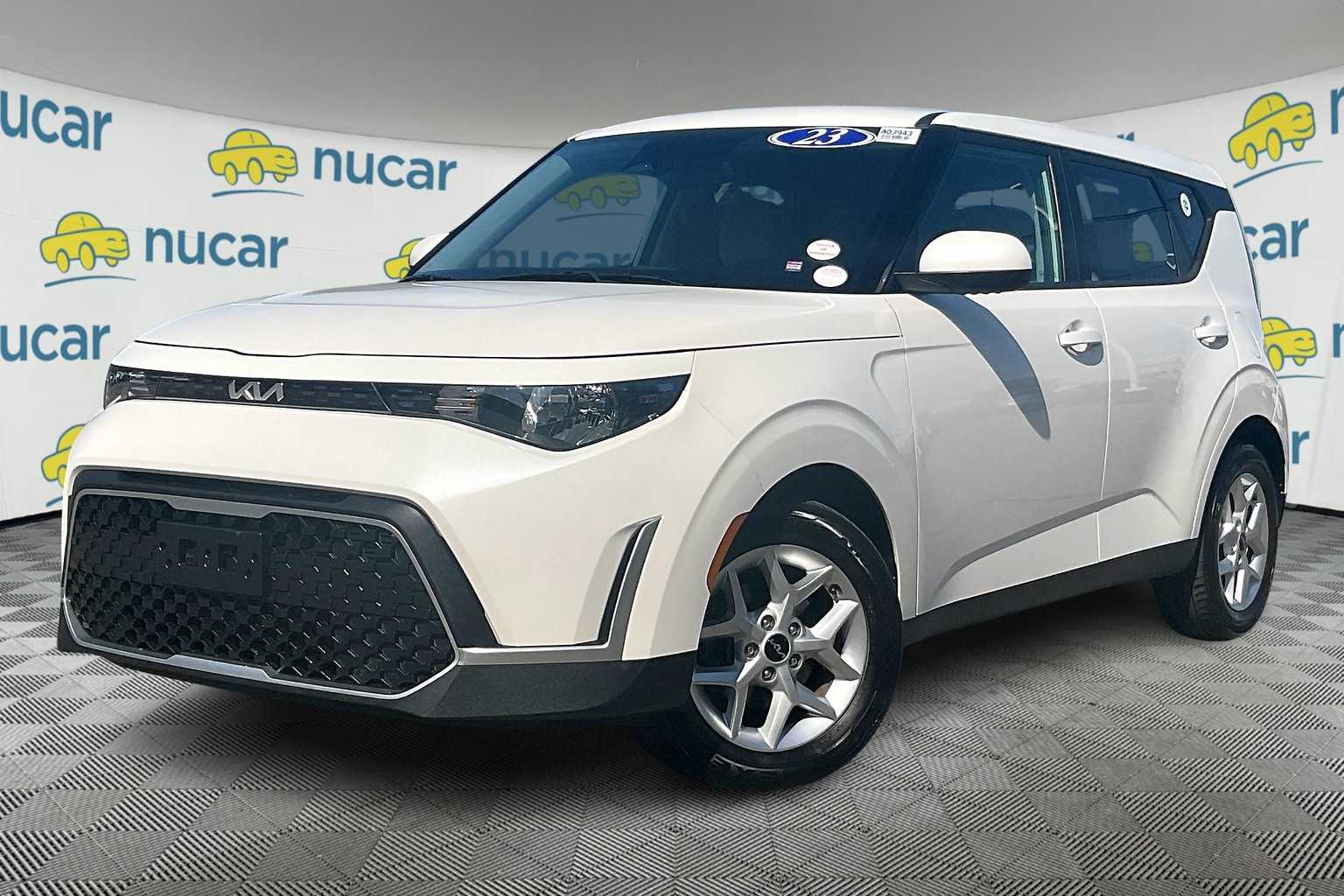 2023 Kia Soul LX - Photo 3