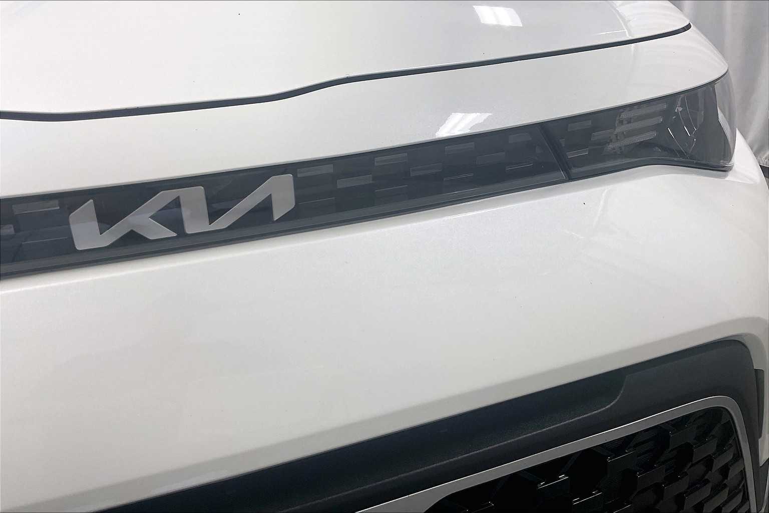 2023 Kia Soul LX - Photo 32