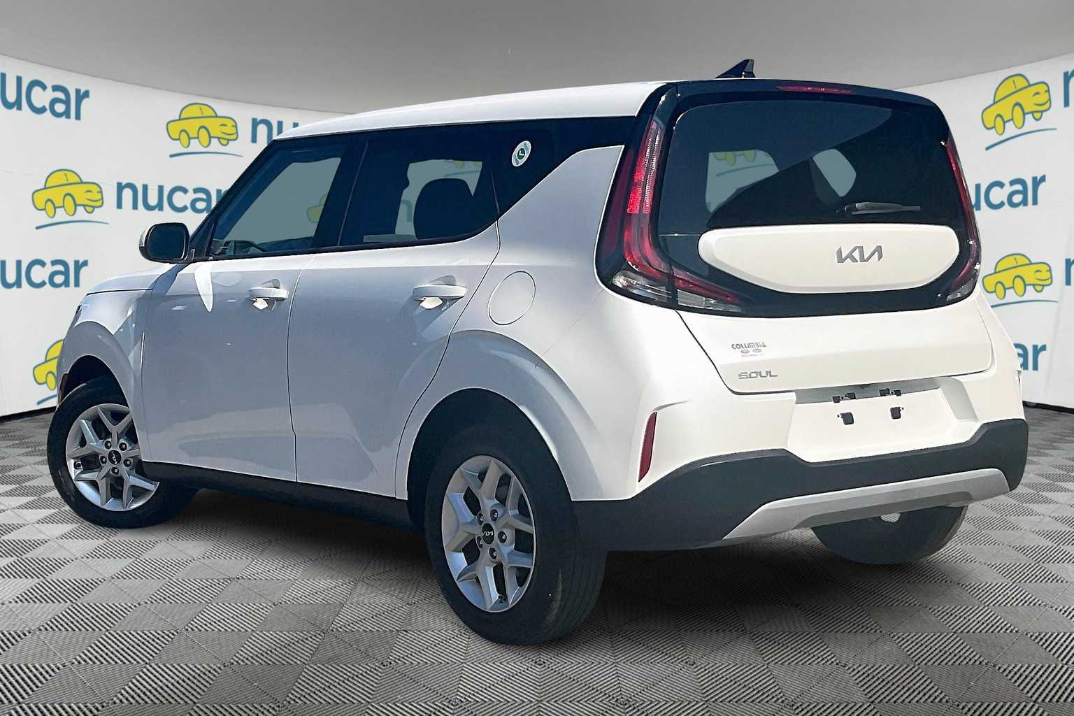 2023 Kia Soul LX - Photo 4