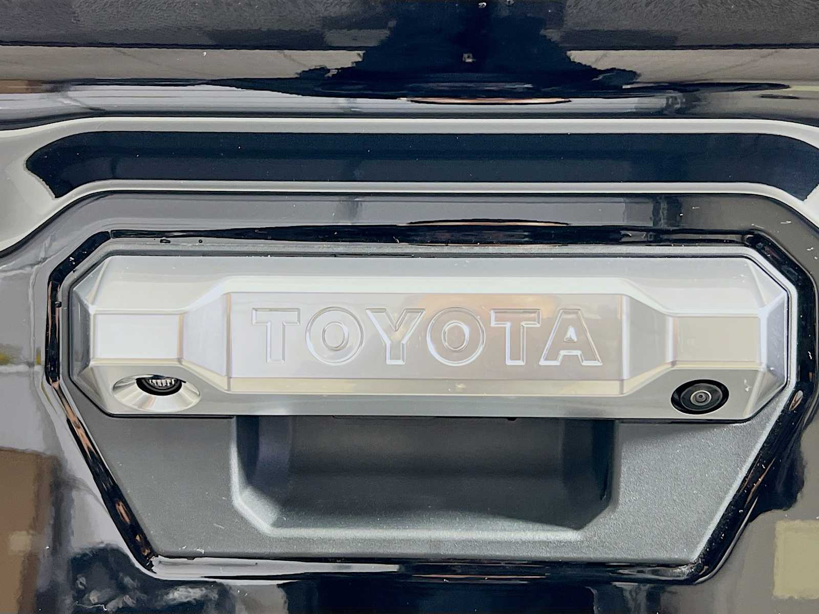 2025 Toyota Tacoma Limited - Photo 17