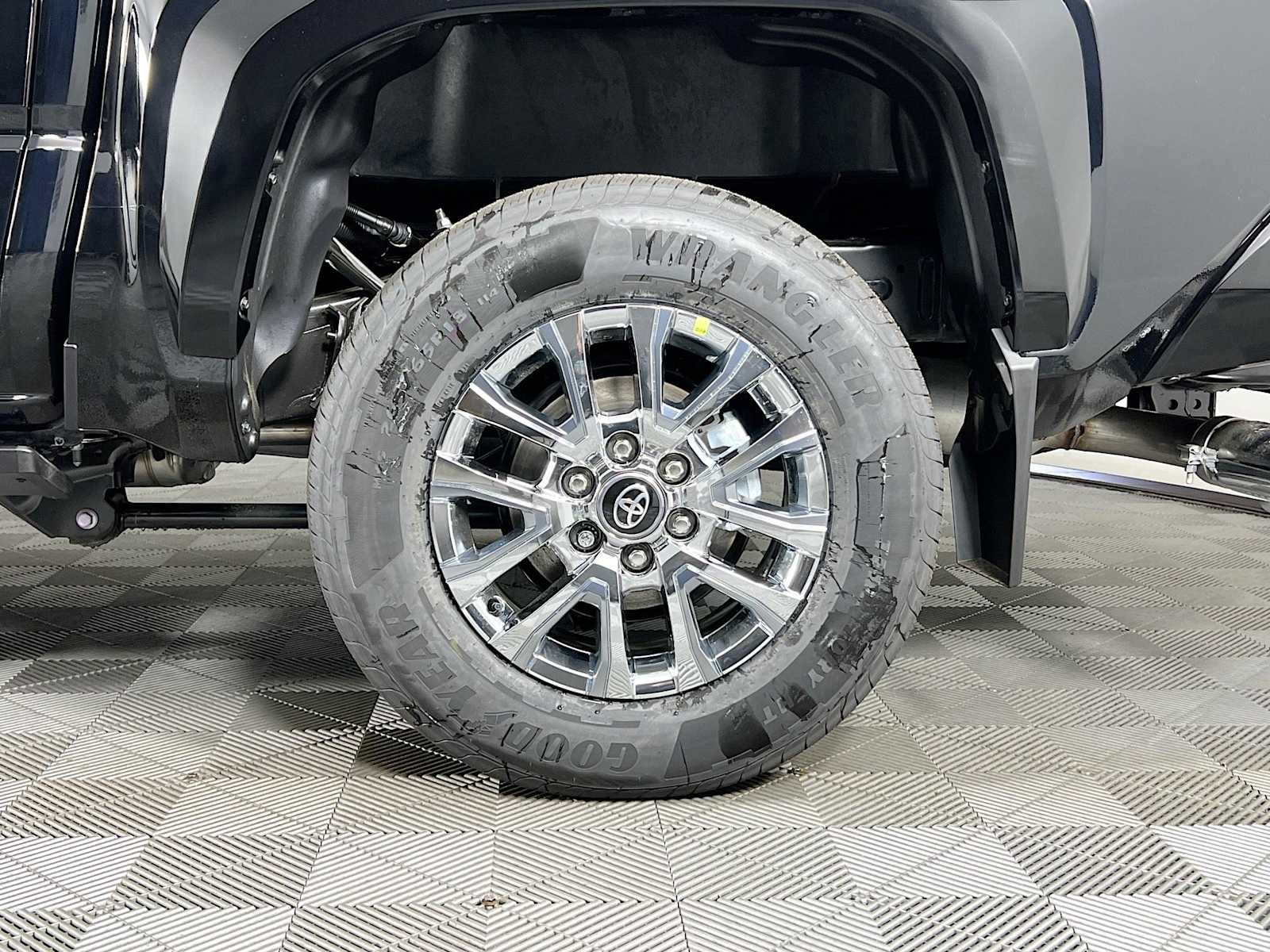 2025 Toyota Tacoma Limited - Photo 18