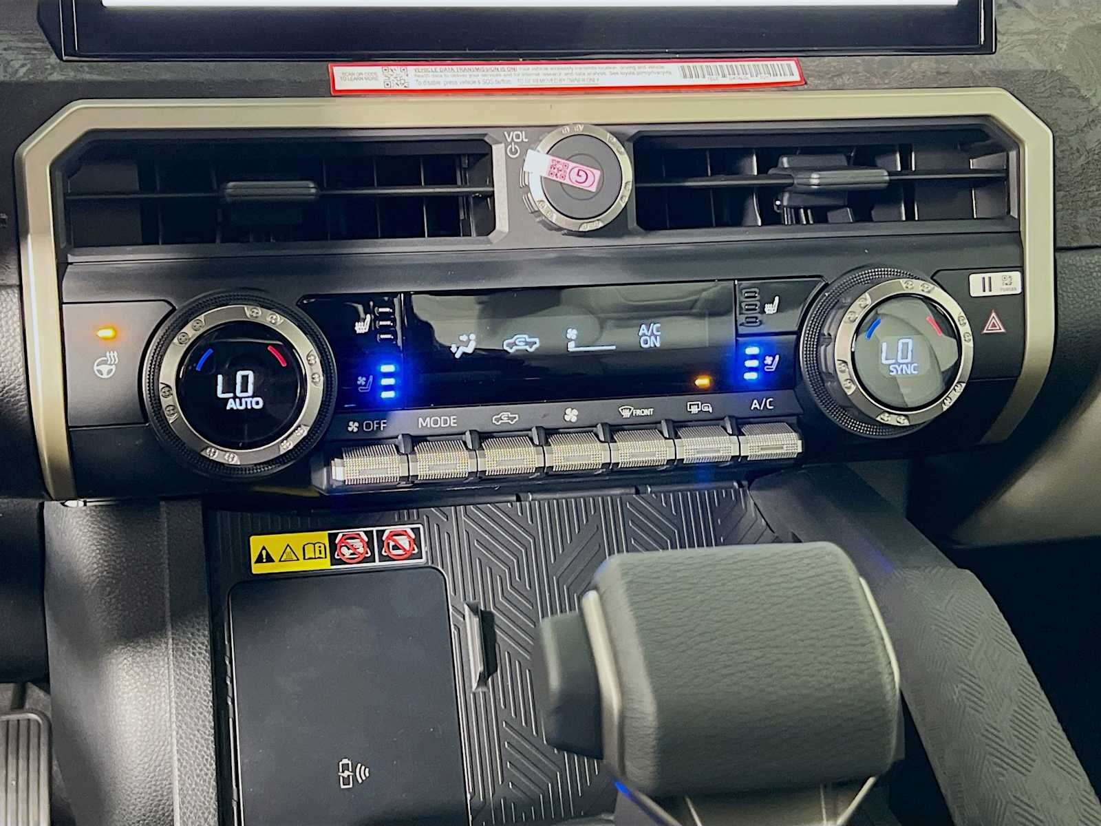 2025 Toyota Tacoma Limited - Photo 10