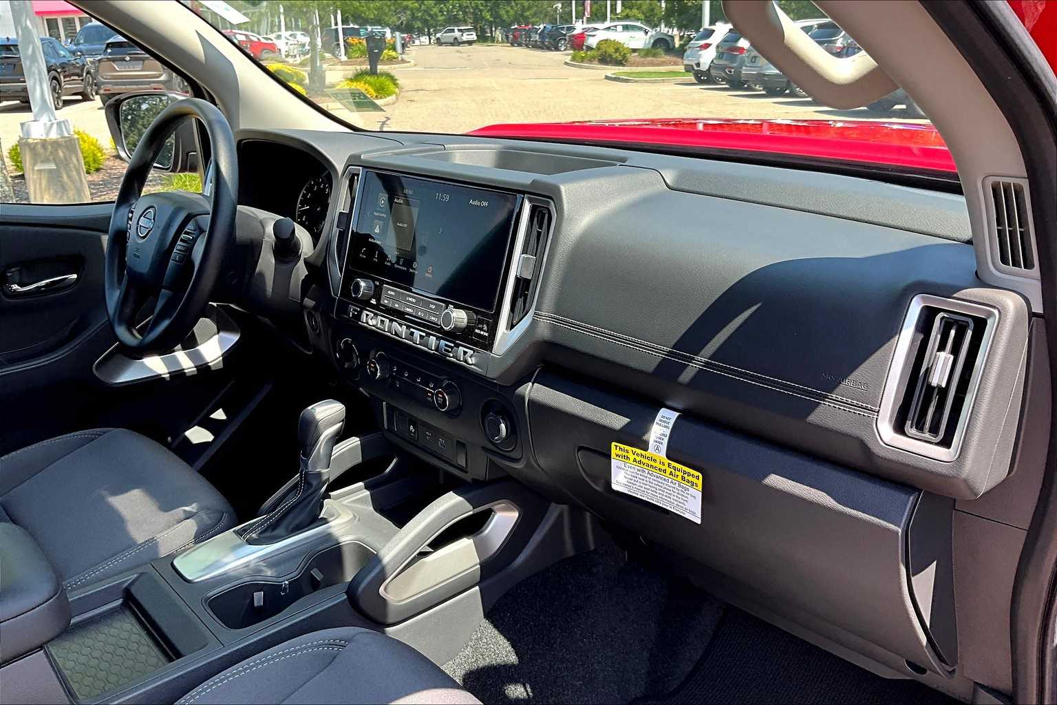 2025 Nissan Frontier SV - Photo 14