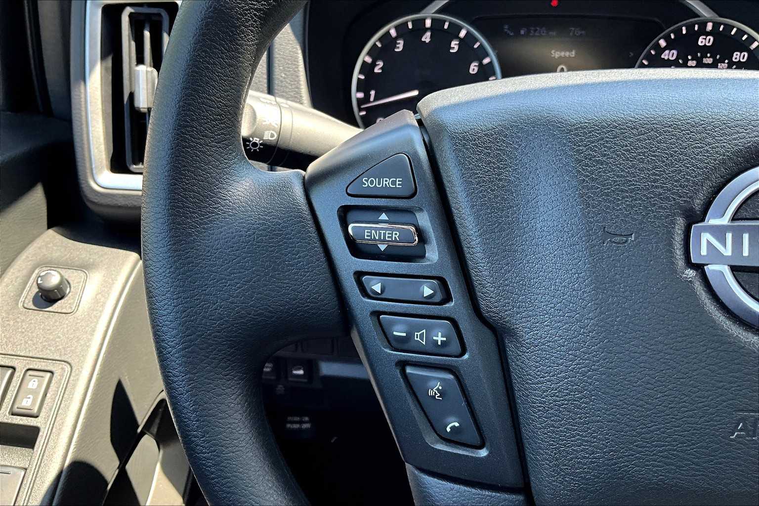 2025 Nissan Frontier SV - Photo 22