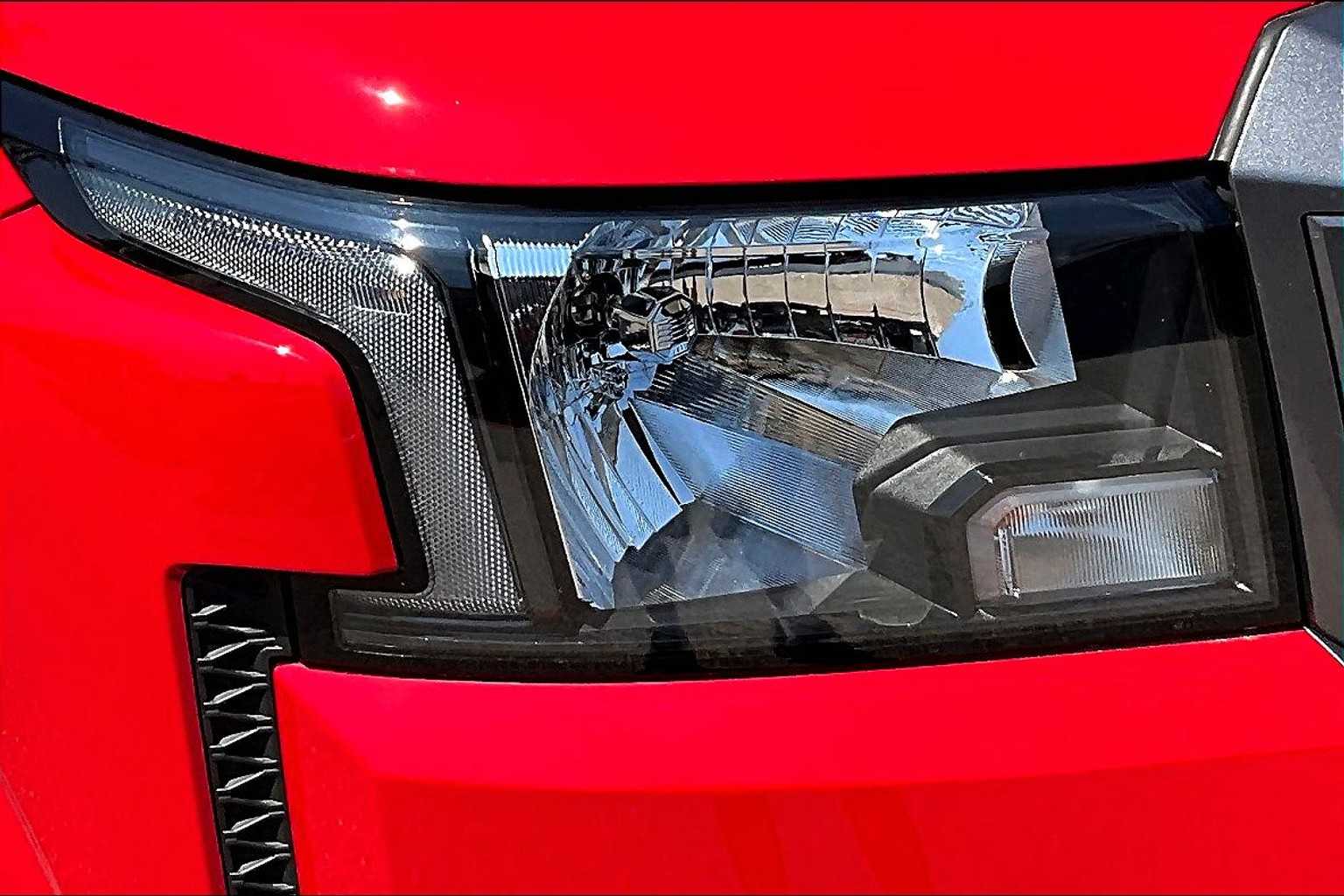 2025 Nissan Frontier SV - Photo 32