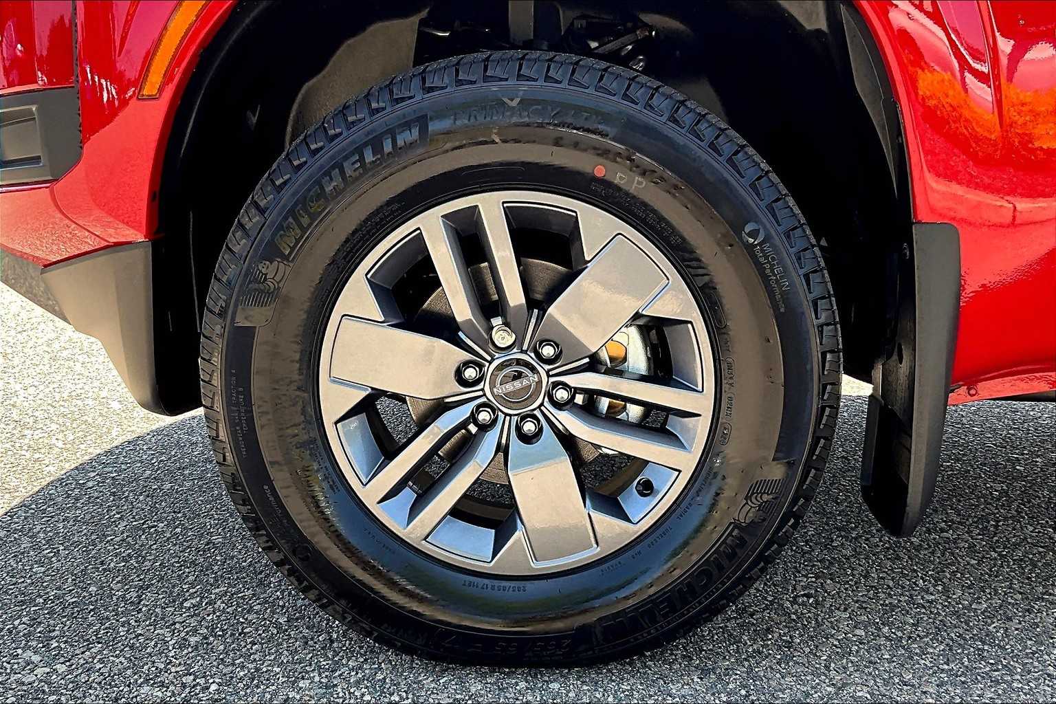 2025 Nissan Frontier SV - Photo 7