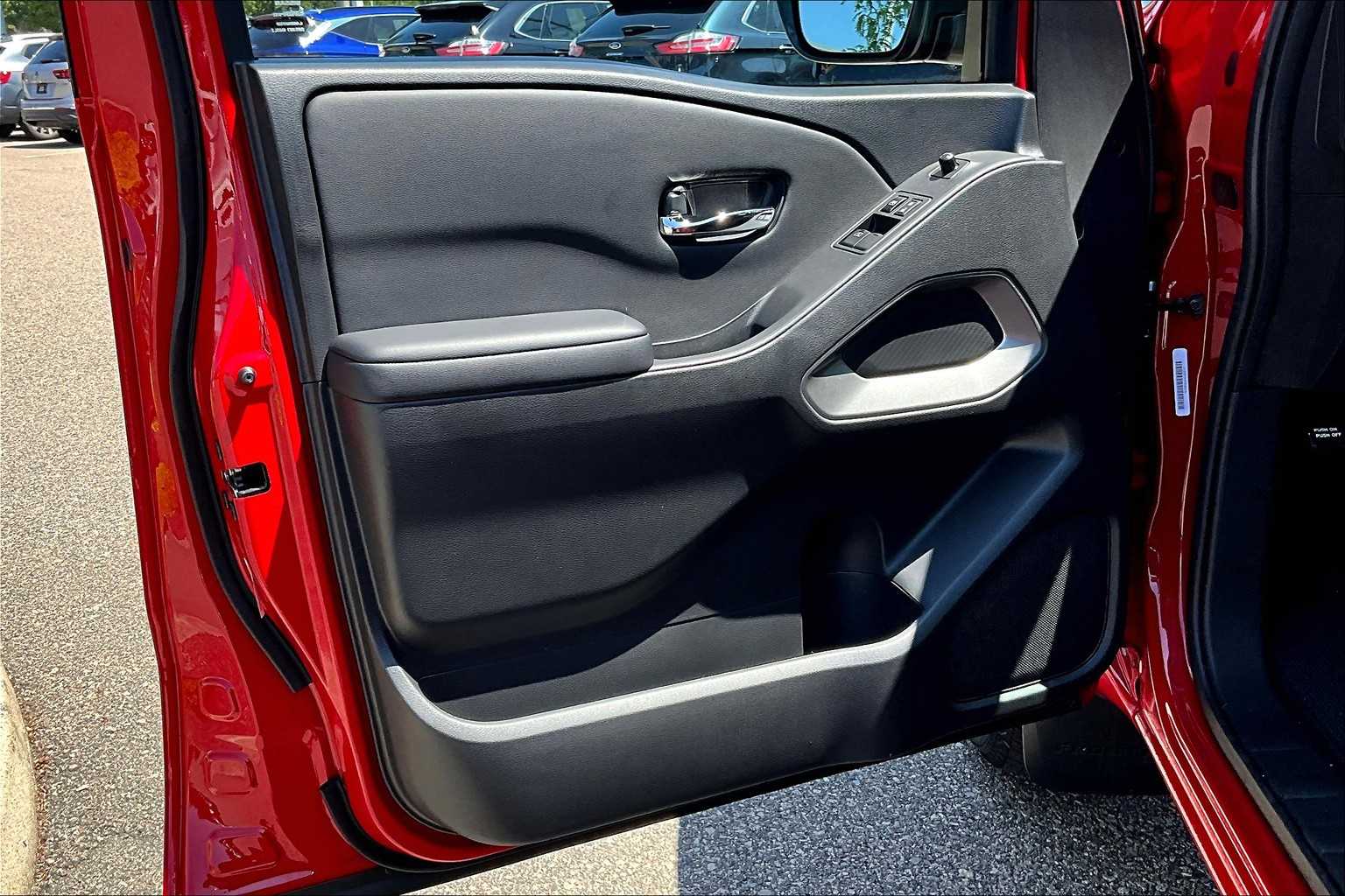 2025 Nissan Frontier SV - Photo 9