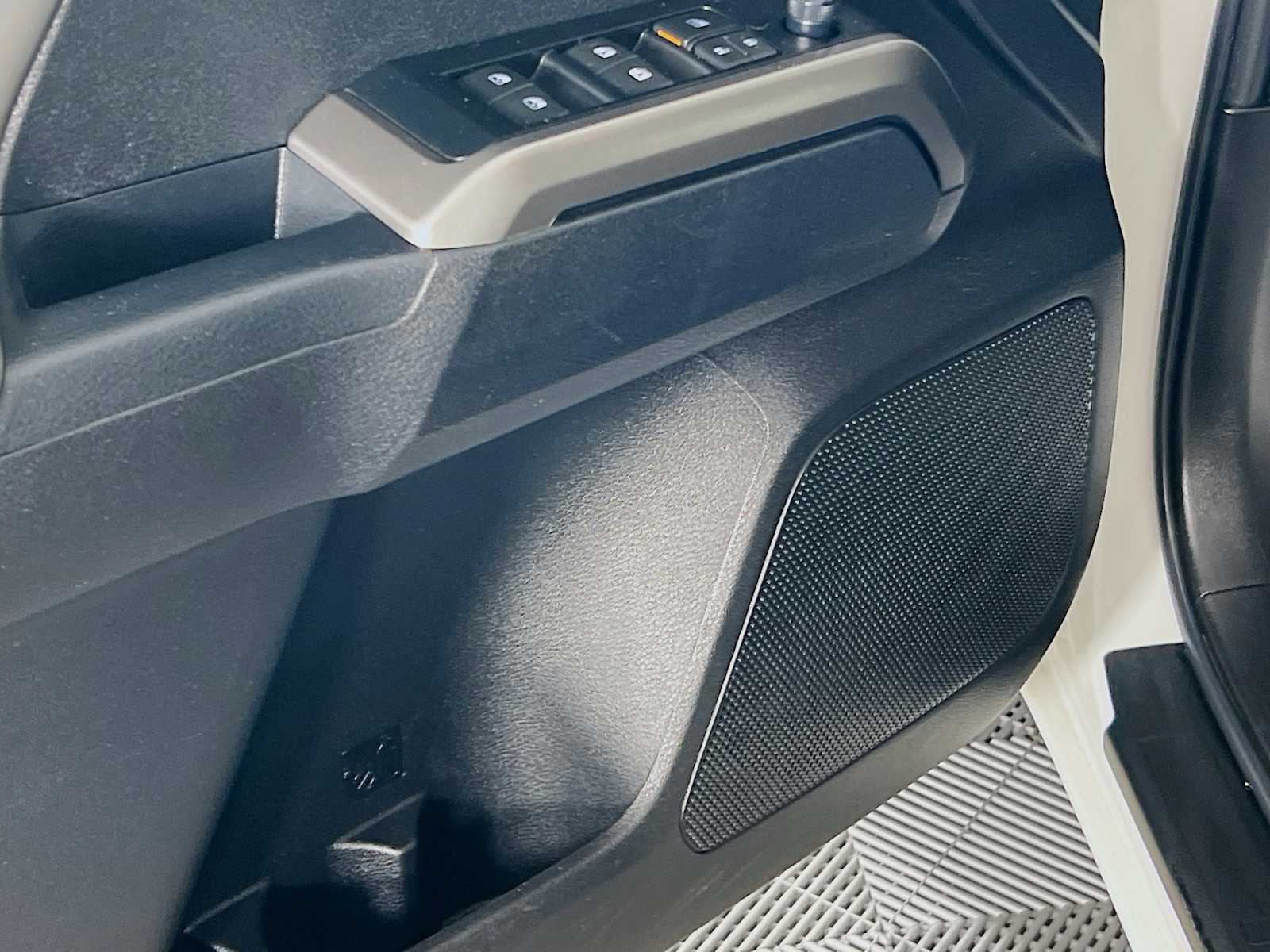 2023 Toyota Tacoma SR5 - Photo 18