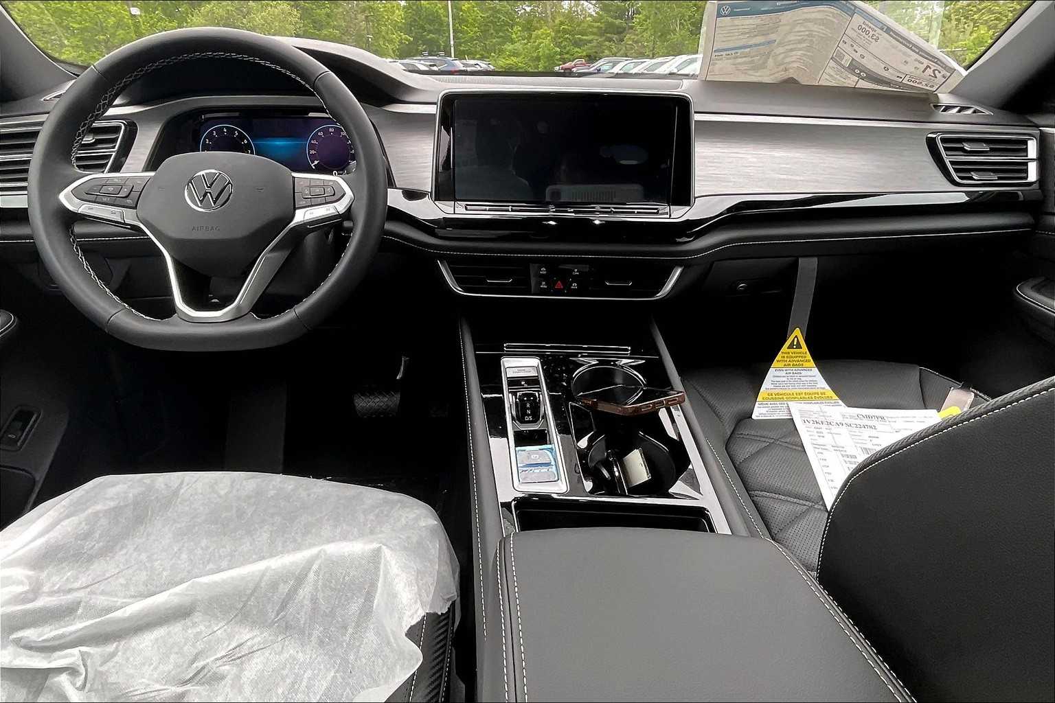 2025 Volkswagen Atlas Cross Sport 2.0T SE w/Technology - Photo 12