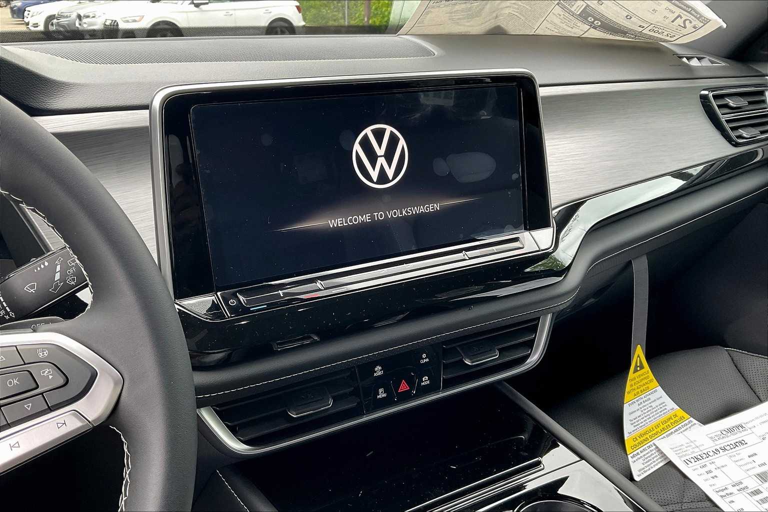 2025 Volkswagen Atlas Cross Sport 2.0T SE w/Technology - Photo 13