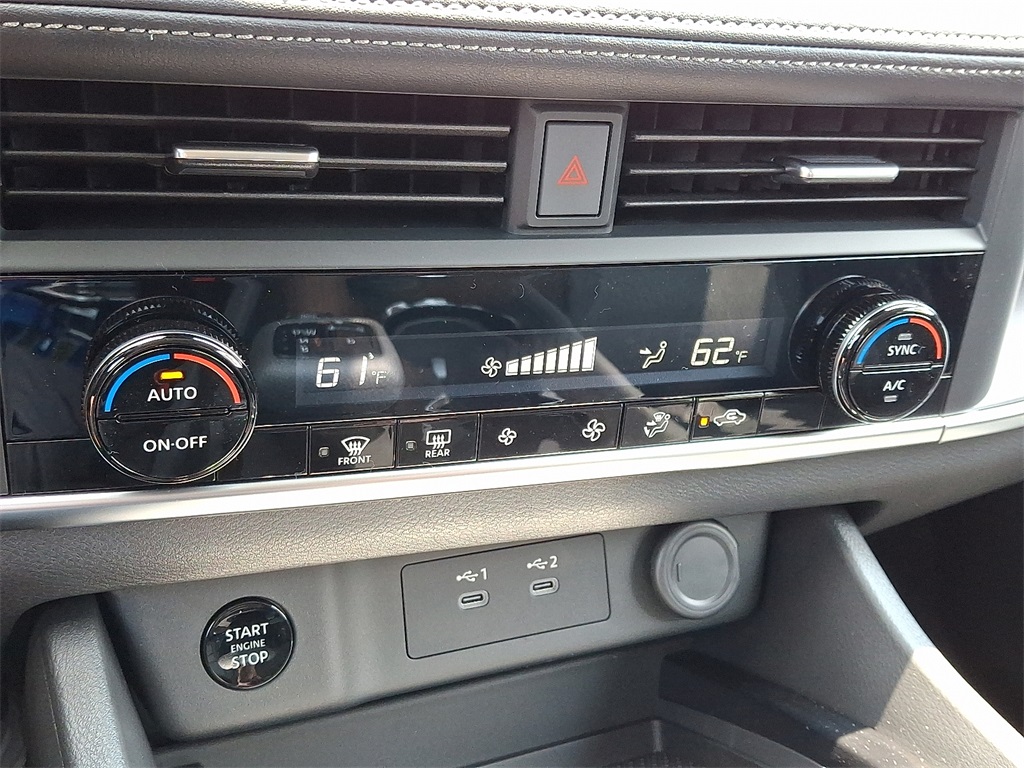 2025 Nissan Rogue SV - Photo 11