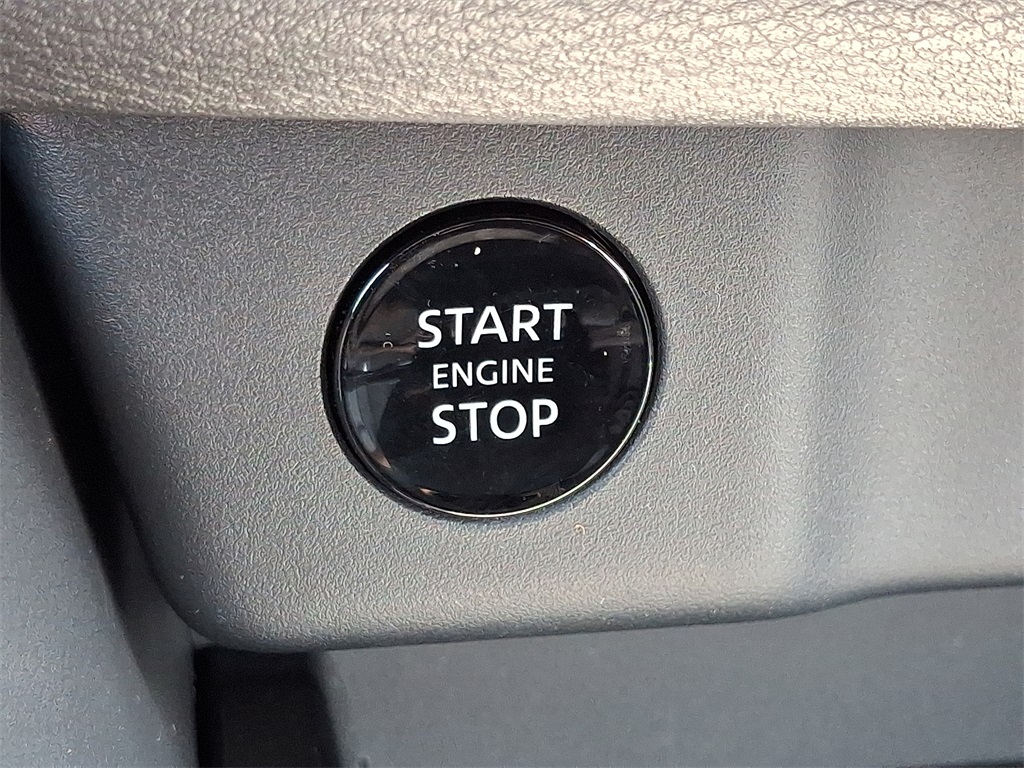 2025 Nissan Rogue SV - Photo 15