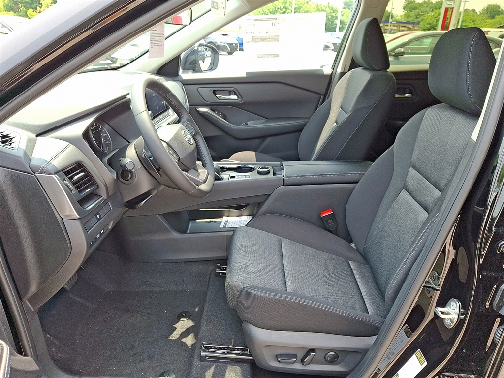 2025 Nissan Rogue SV - Photo 9