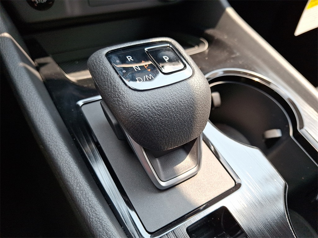 2025 Nissan Rogue SV - Photo 10