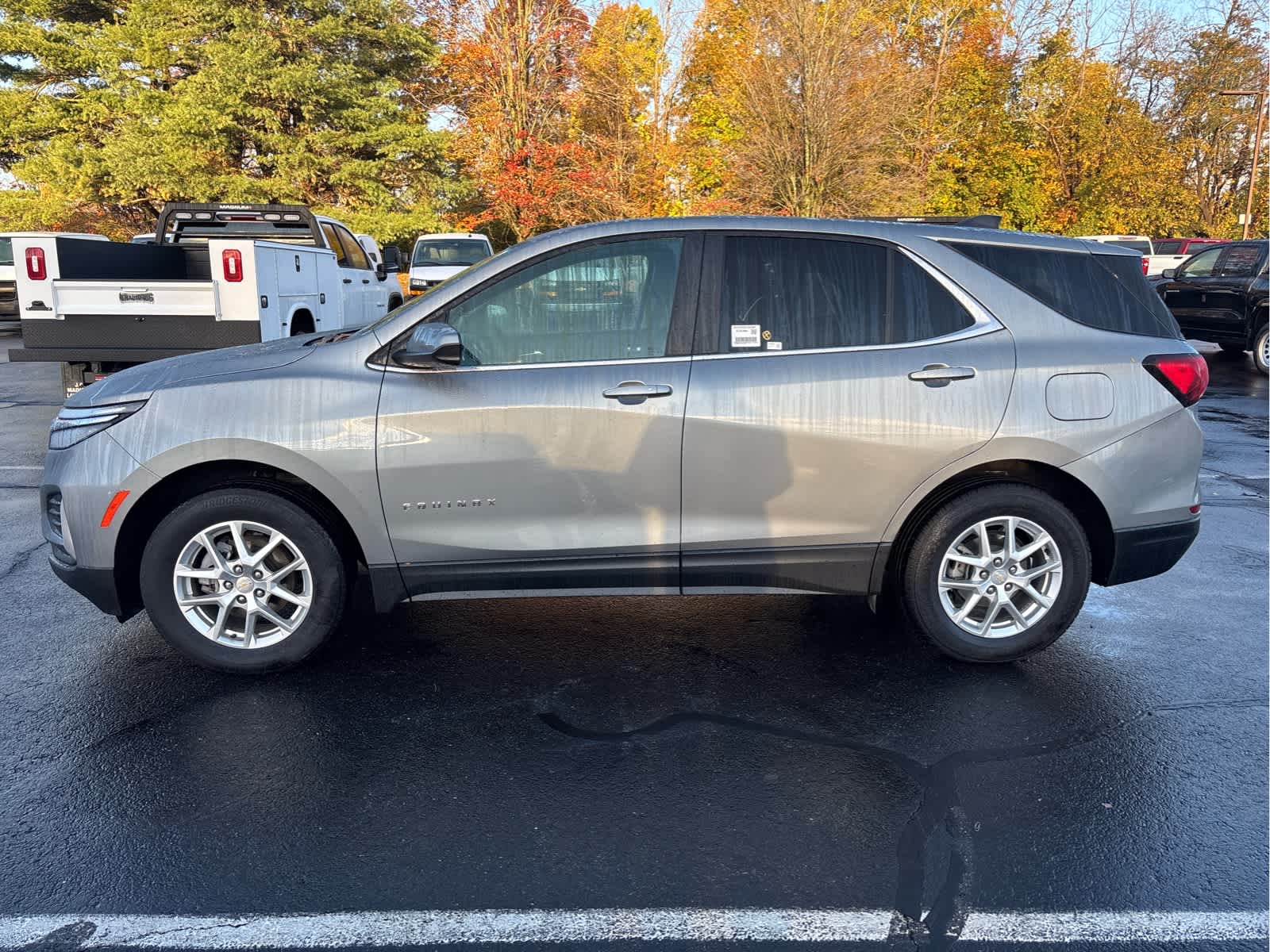 2023 Chevrolet Equinox LT - Photo 2