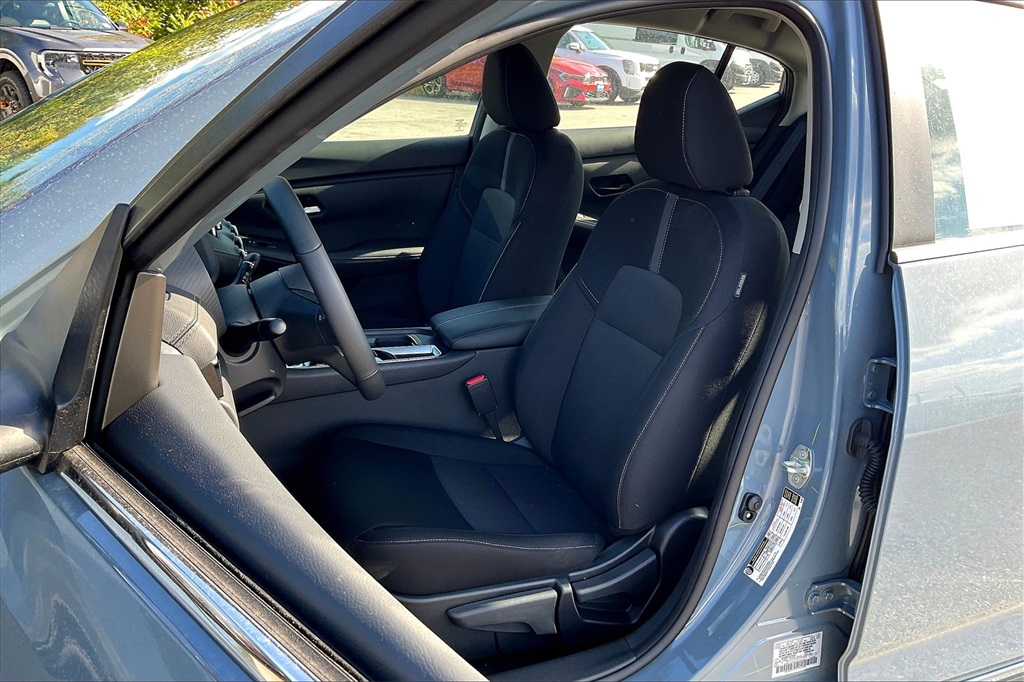 2025 Nissan Sentra SV - Photo 11