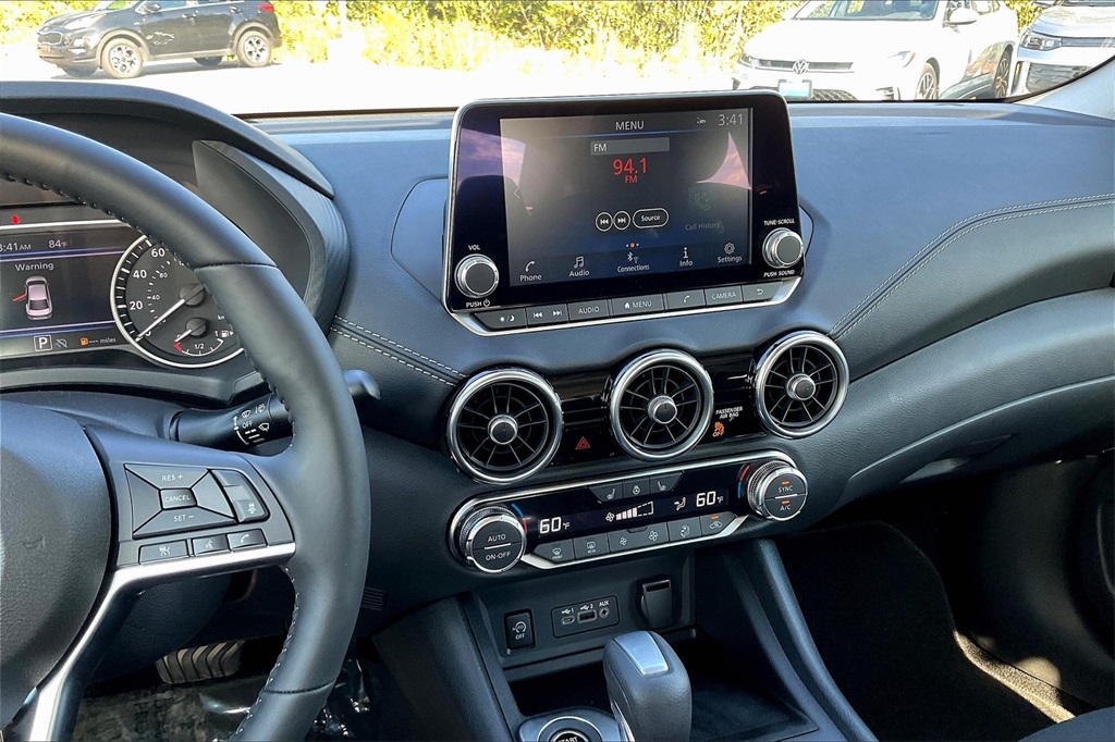 2025 Nissan Sentra SV - Photo 13