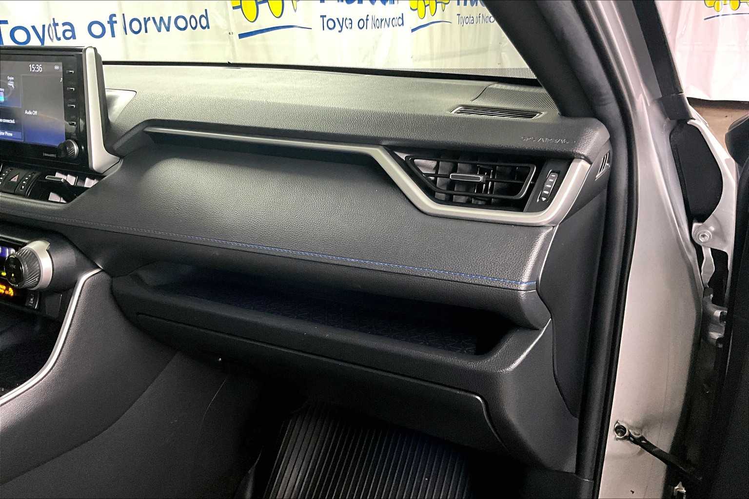 2019 Toyota RAV4 Hybrid XSE - Photo 13