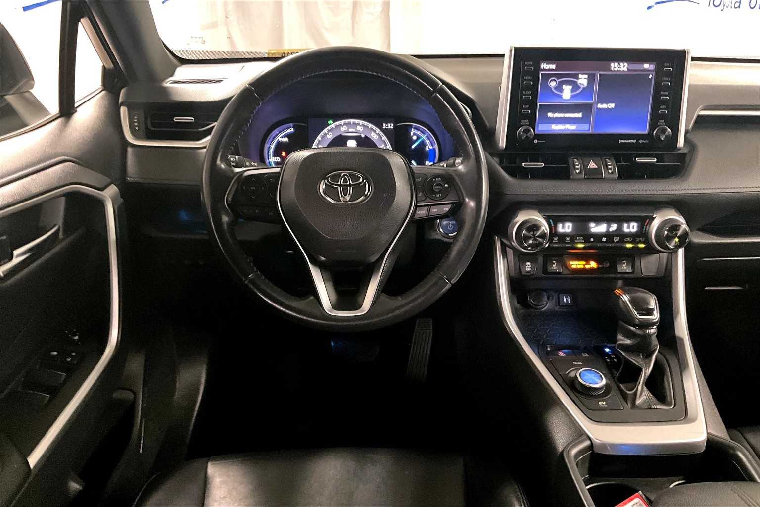 2019 Toyota RAV4 Hybrid XSE - Photo 17