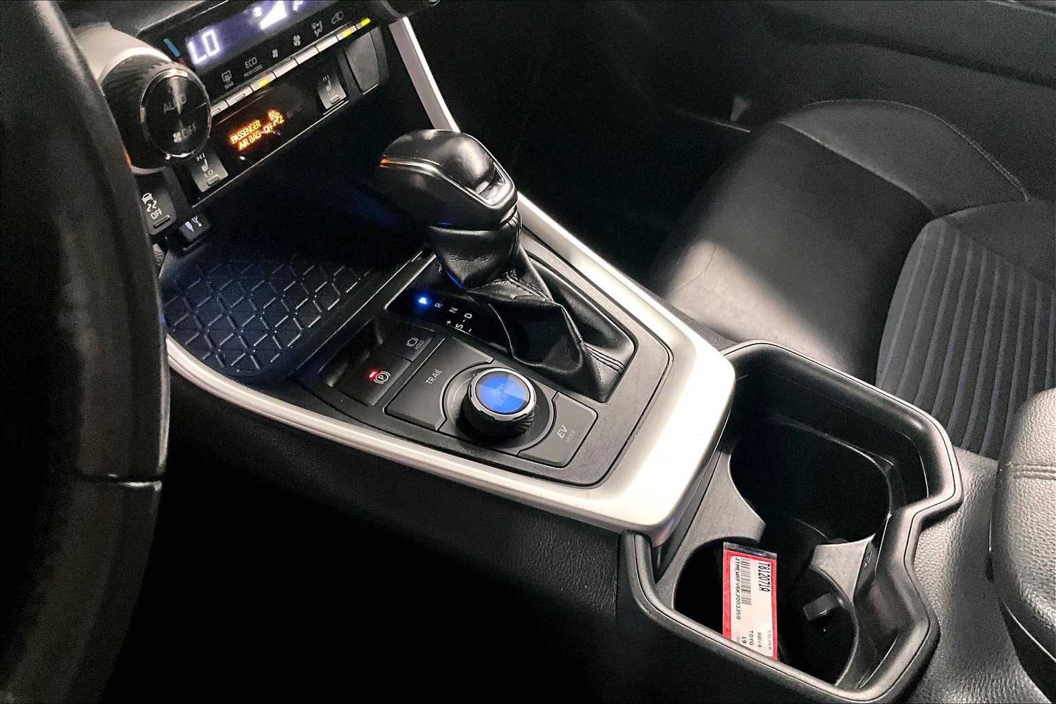 2019 Toyota RAV4 Hybrid XSE - Photo 20