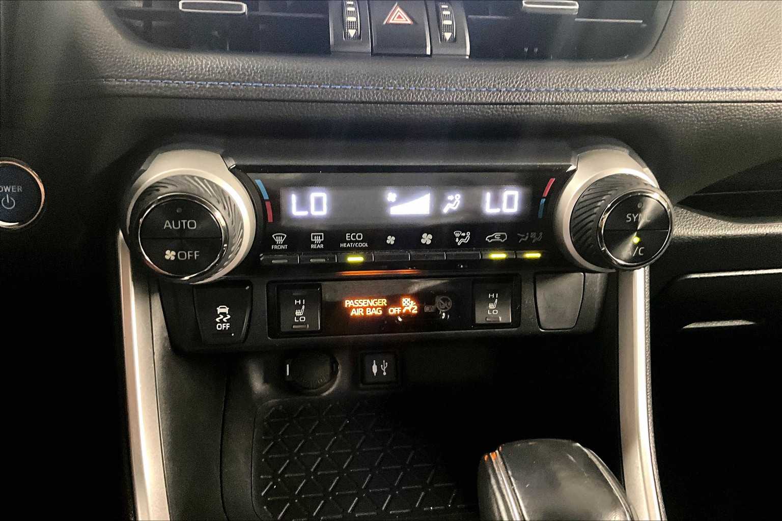2019 Toyota RAV4 Hybrid XSE - Photo 26