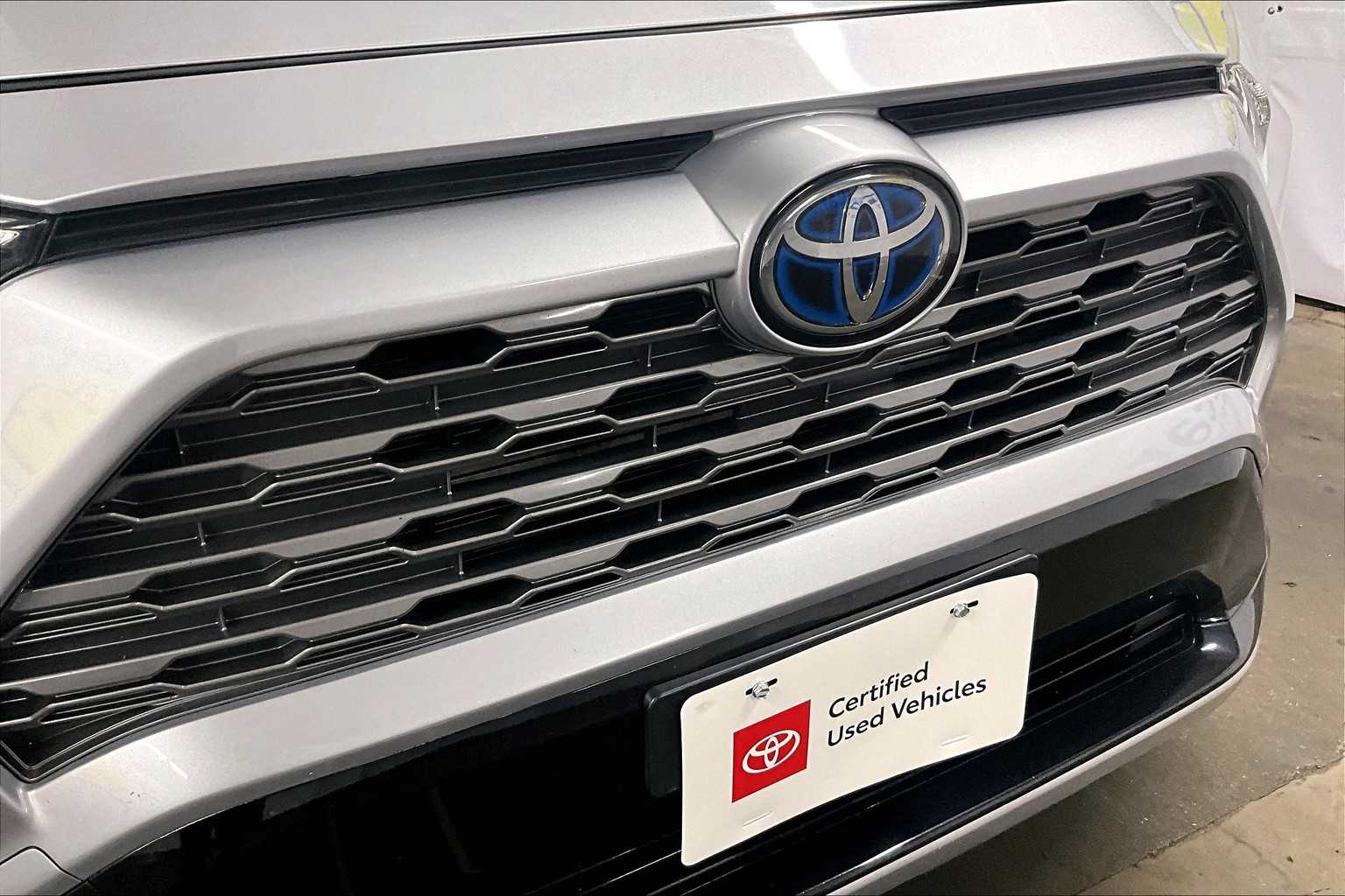 2019 Toyota RAV4 Hybrid XSE - Photo 32