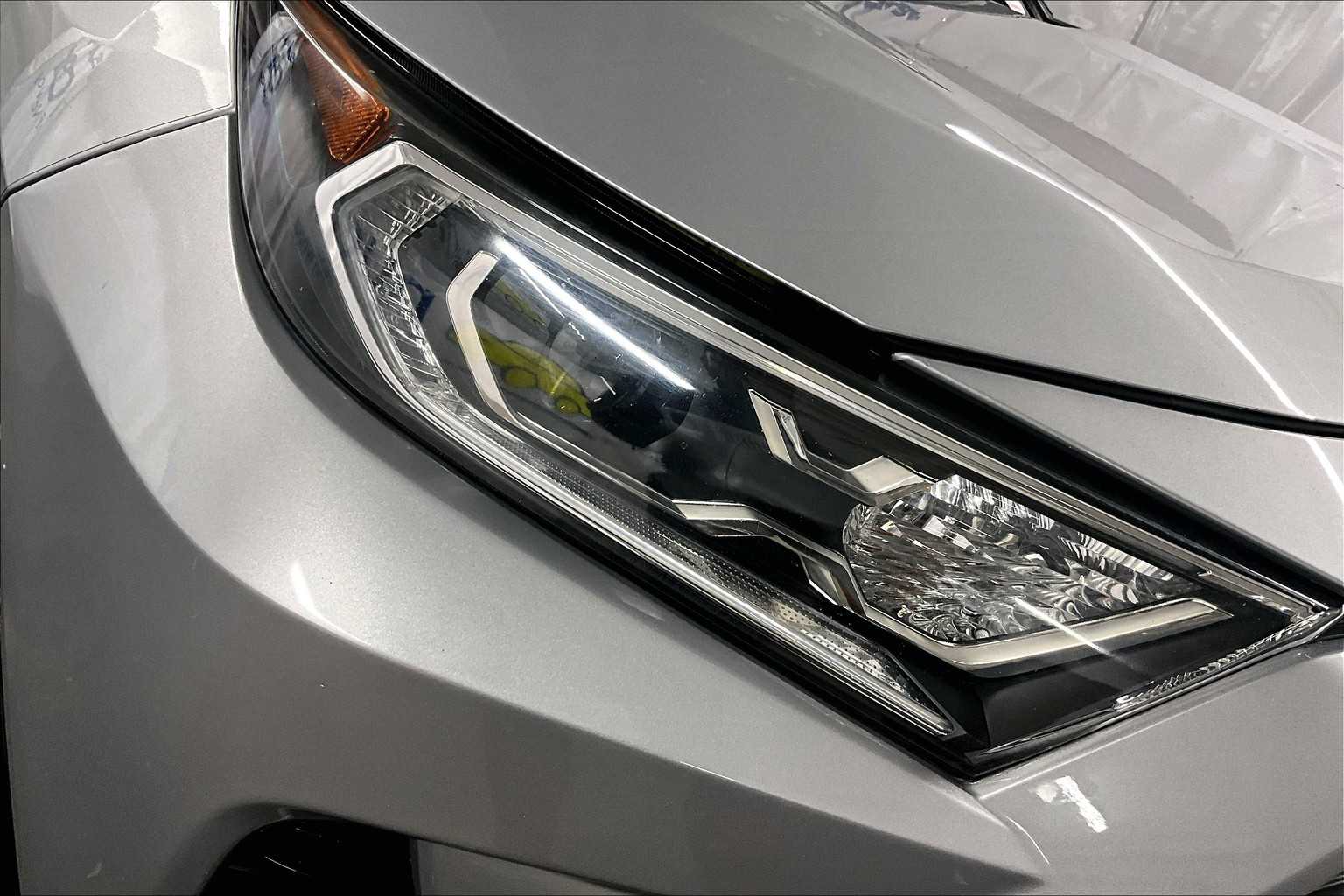 2019 Toyota RAV4 Hybrid XSE - Photo 33