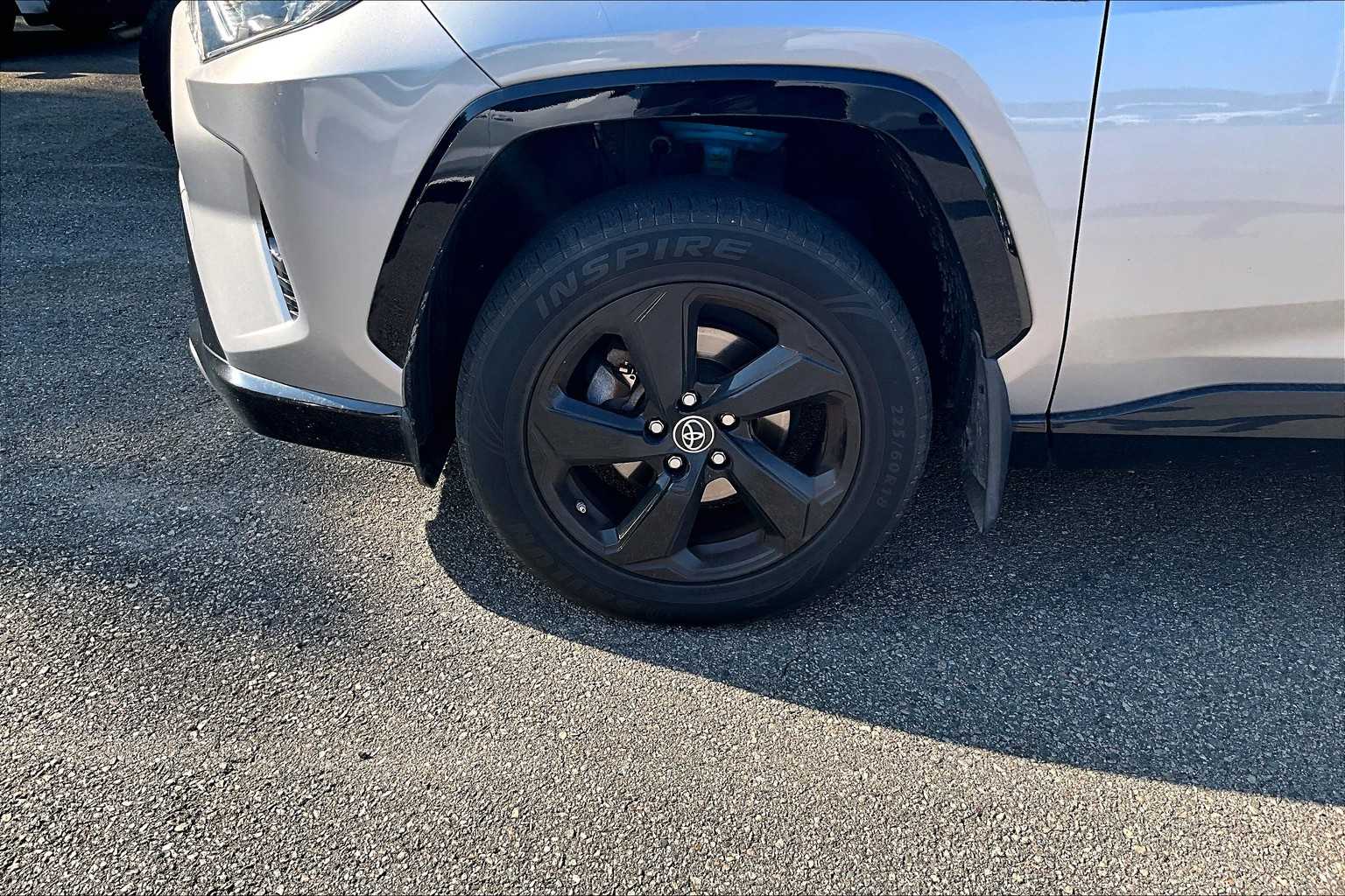 2019 Toyota RAV4 Hybrid XSE - Photo 4