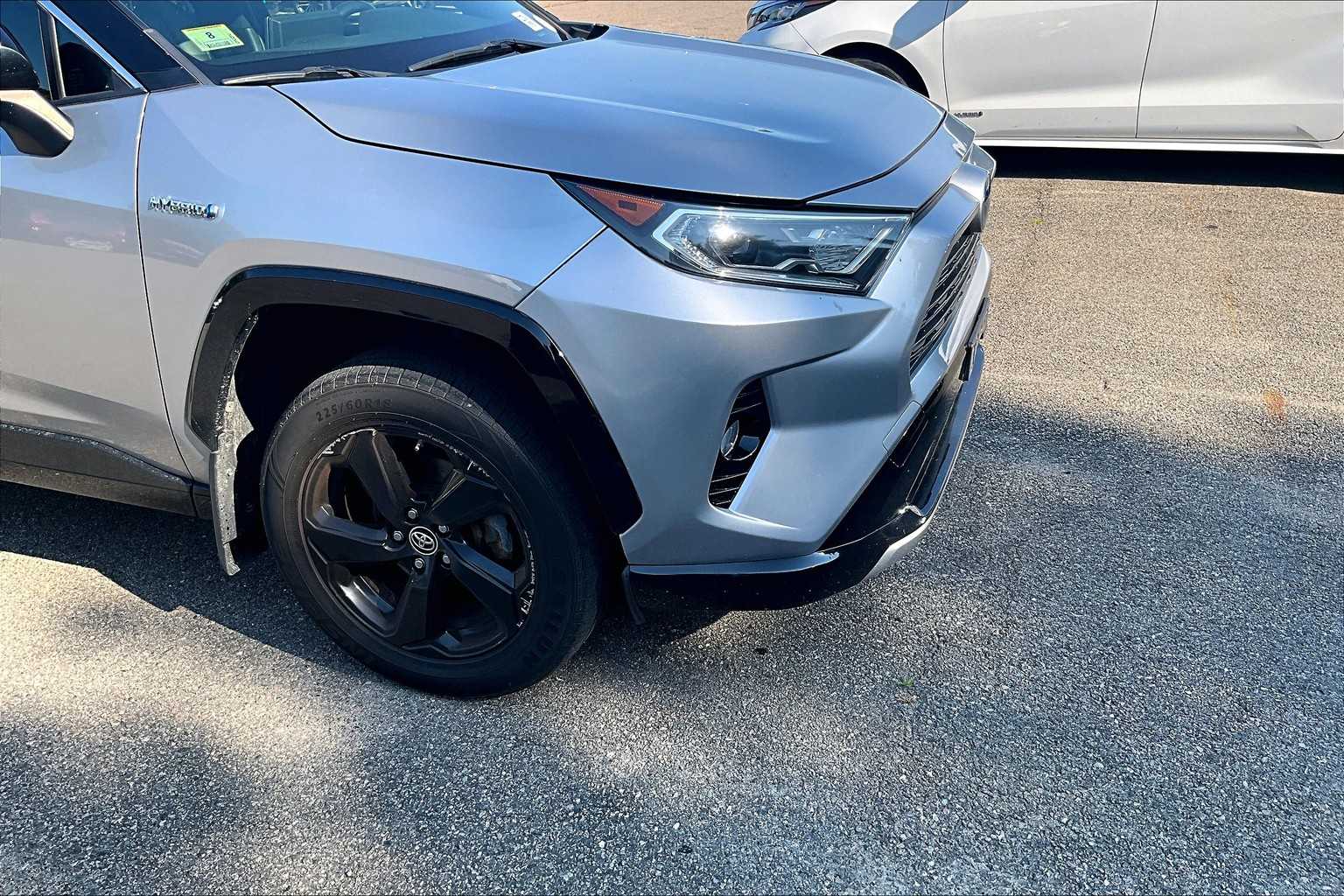 2019 Toyota RAV4 Hybrid XSE - Photo 5