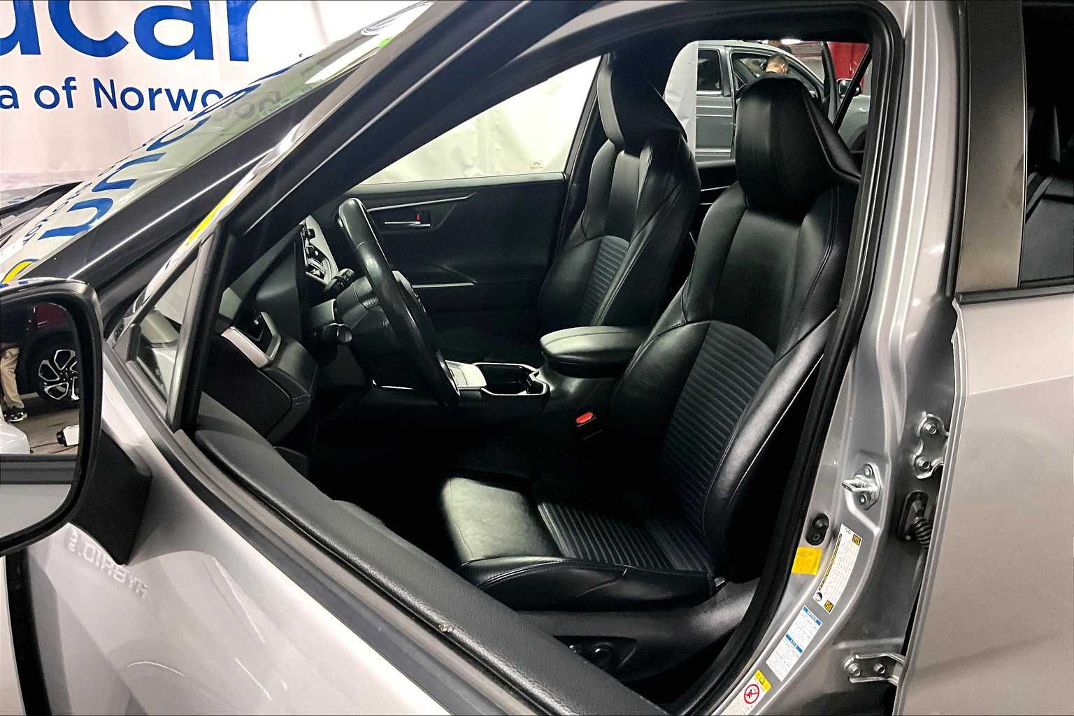 2019 Toyota RAV4 Hybrid XSE - Photo 10