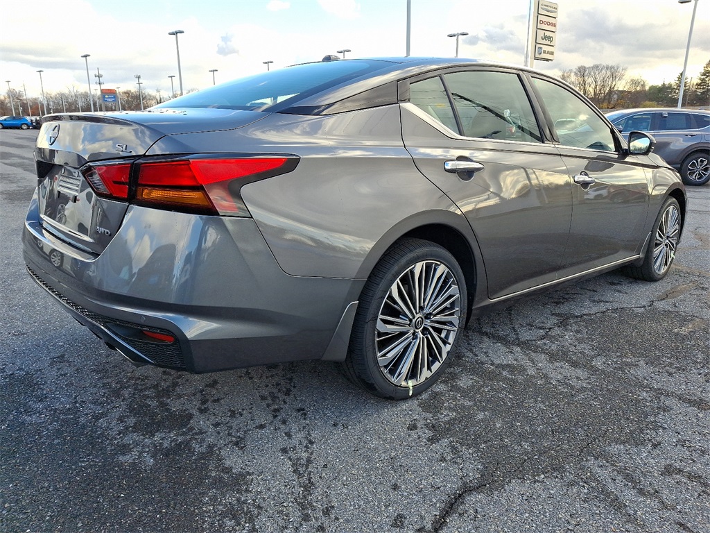 2025 Nissan Altima 2.5 SL - Photo 4