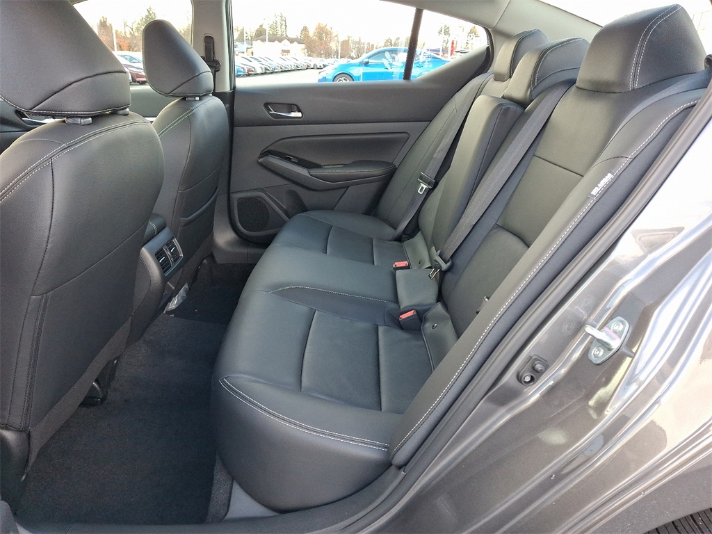 2025 Nissan Altima 2.5 SL - Photo 6