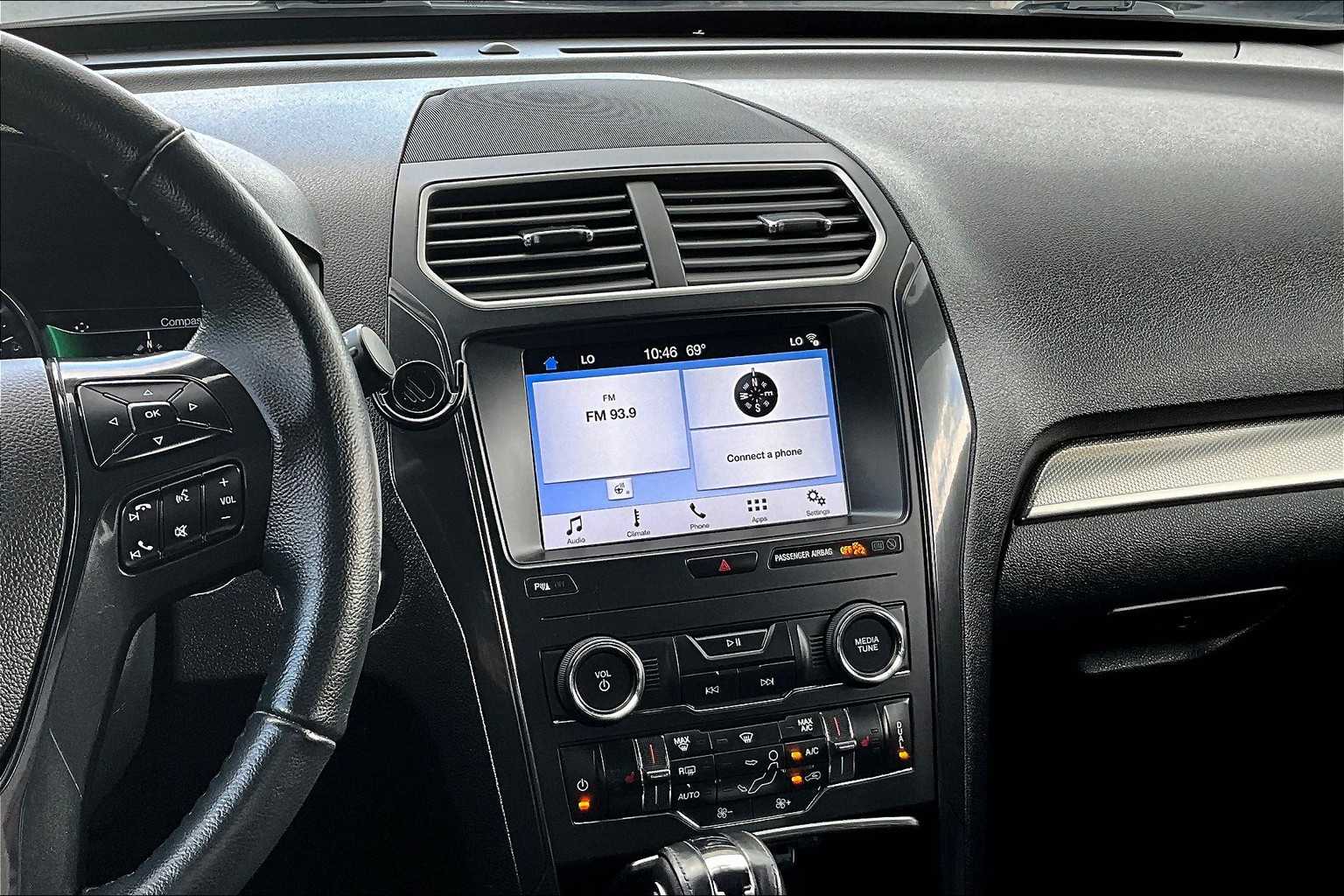 2018 Ford Explorer XLT - Photo 18