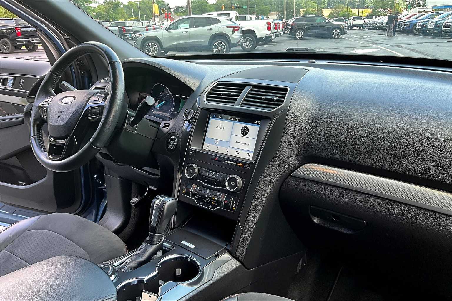 2018 Ford Explorer XLT - Photo 22