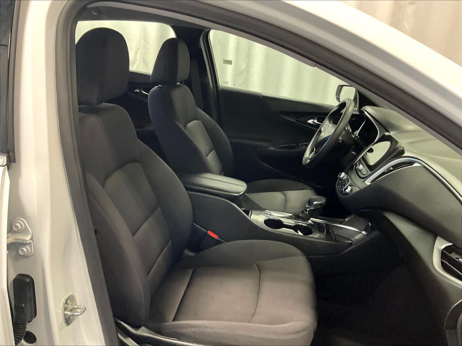 2024 Chevrolet Malibu LT - Photo 11