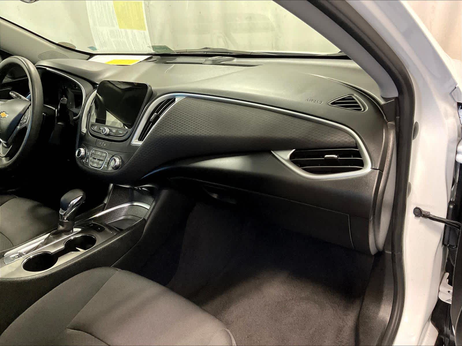 2024 Chevrolet Malibu LT - Photo 13